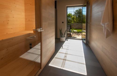 Fazana Villa | Casa Arbor Blanco in Fažana with heated pool, sauna & sea view only 500 meters from the beach
