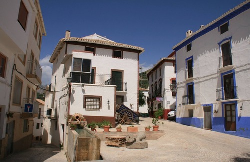 Hinojares House | Casa Azul Cazorla - Sleeps 8 in Parque Natural Sierras de Cazorla,