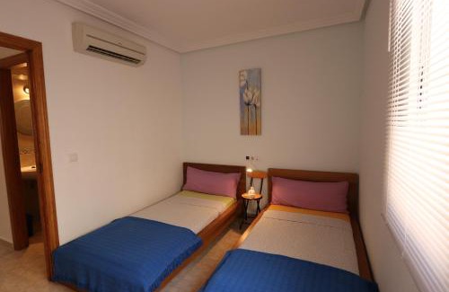 Los Geraeos House | Casa Azul