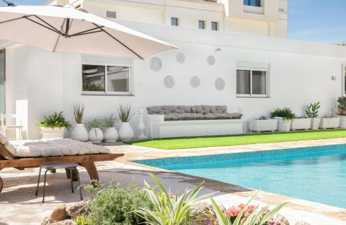 Golden Mile Apartment | Casa Azul First line villa -Puerto Banus Golden Mile