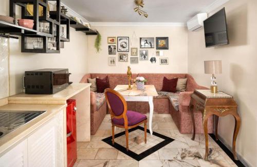 Golden Mile Apartment | Casa Azul First line villa -Puerto Banus Golden Mile