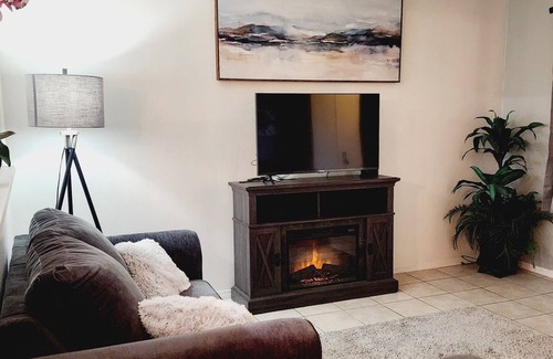 Paradise Hills Civic House | Casa Azul is charming two bedroom. Great location when exploring Albuquerque.