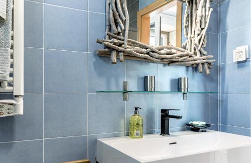 Moledo House | Casa Azul