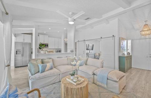 Bradenton House | Casa Azul Retreat