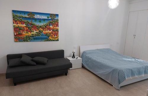 Carignano Apartment | CASA AZZURRA con PARKING AUTO