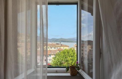 Portoferraio Old Town House | Casa Azzurra, Vivi il Centro a due Passi dal mare