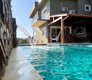 Tesouro da Colina House | Casa Baguera em Ilhabela com piscina pet friendly