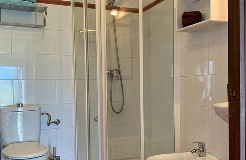 Benamocarra House | Casa Bambu Resort
