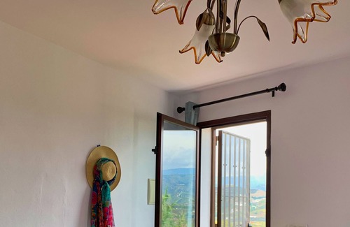Benamocarra House | Casa Bambu Resort
