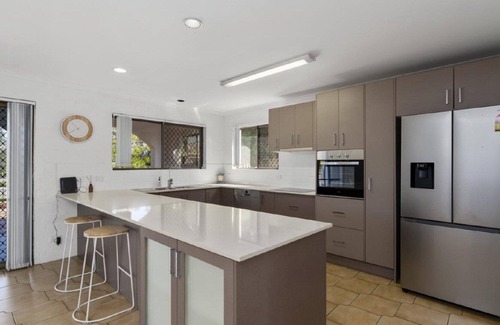 Banksia Beach House | Casa Banksia - Beachfront house with Pool