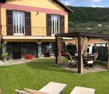 Caravonica House | Casa Bea con Piscina e giardino