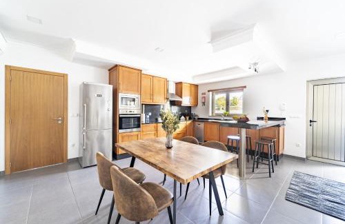 Castanheira House | Casa Belavista by House and People