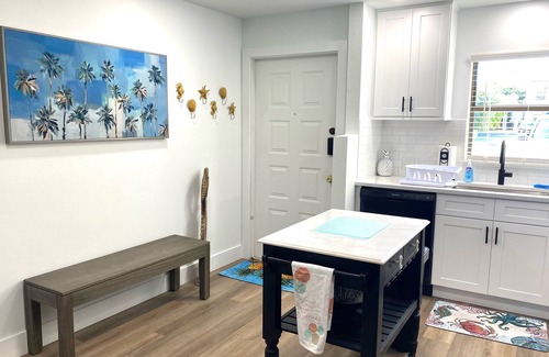 Iona Condo | Casa Bella: Great location for a Beach Vacation