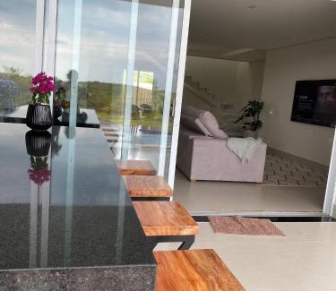 Paranapanema Villa | Casa bella Italia alto padrão em frente represa jurumirim