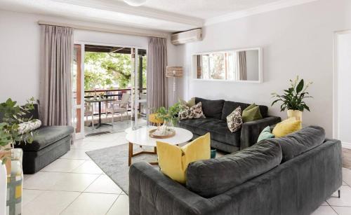 Stellenbosch Central Apartment | Casa Bella Stellenbosch - Jan Cats No 4