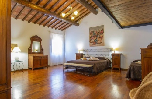 Capraia e Limite House | Casa Bensa by Interhome