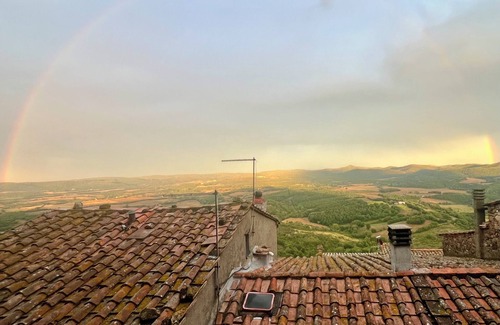 Chiusdino House | Casa Betta: Step Back in Time – A 700-Year-Old Tuscan Gem