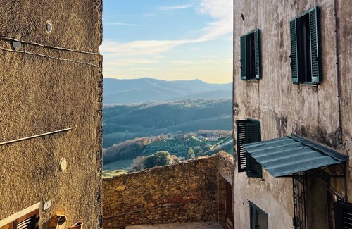 Chiusdino House | Casa Betta: Step Back in Time – A 700-Year-Old Tuscan Gem