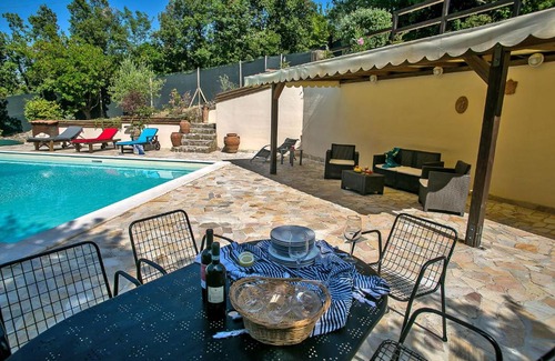 Bettona House | Casa Betty
