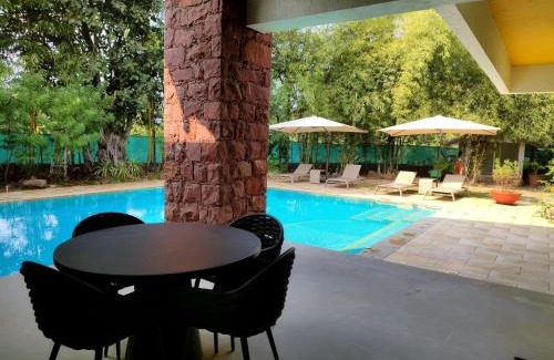 Awas Villa | Casa Blanca 3bhk w/pool near Mandwa, Alibaug