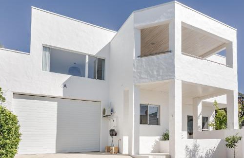 Dunsborough House | Casa Blanca
