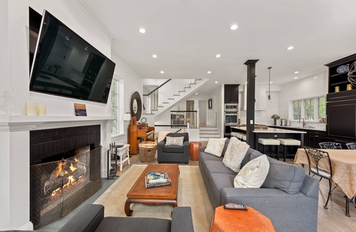 Miller Beach House | Casa Blanca in Miller Beach!