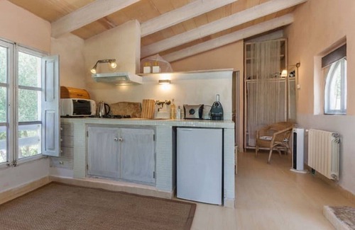 Petra House | Casa Blanca, tranquillity, pool, garden, barbecue
