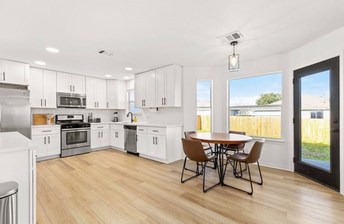 Kyle House | Casa Blanca