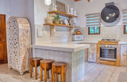 Nosara House | "Casa Bonita" Spacious 5BR with Pool! 5 min Walk to Beach!