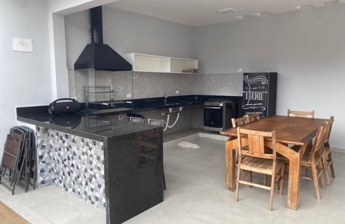 Morada da Praia House | Casa Reformada com Amplo Espaço, Churrasqueira e Piscina