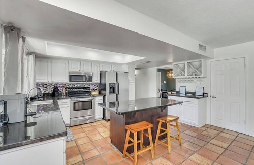Paradise Valley Village House | Casa Burke 4BD Home w/Pool and Games