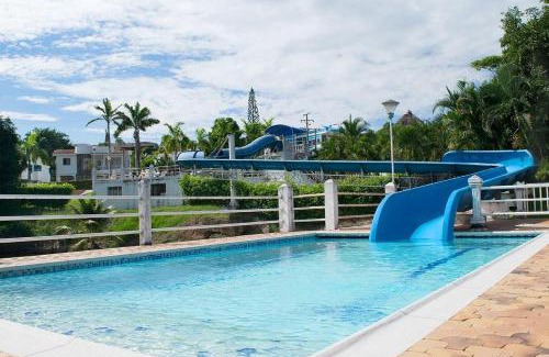 Melgar Villa | Casa campestre Hacienda estancia, en Melgar con piscina privada
