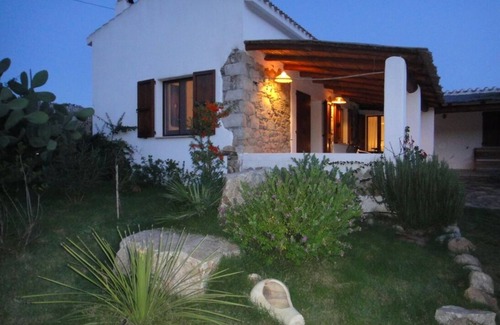 Teulada House | Casa Canne . Romantic farmhouse in rural setting .Family friendly with pool 🏖 ☀️