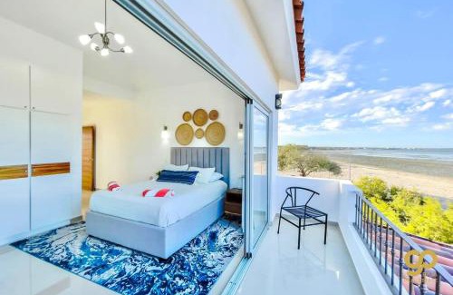 El Centenario House | Casa Caracol Beachfront and Private Pool Villa
