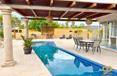 El Centenario House | Casa Caracol Beachfront and Private Pool Villa