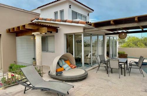 El Centenario House | Casa Caracol Beachfront and Private Pool Villa
