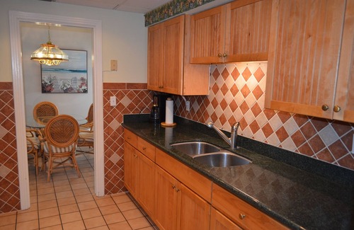 Bay Esplanade House | Casa Carlouel on north Clearwater Beach - steps from the beach!.