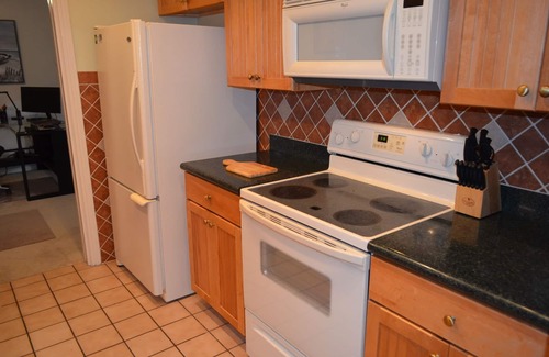 Bay Esplanade House | Casa Carlouel on north Clearwater Beach - steps from the beach!.