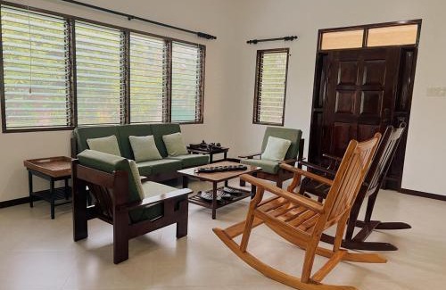 Asturias Villa | Casa Carmencita Cebu - Ocean and garden villa in Asturias, Cebu