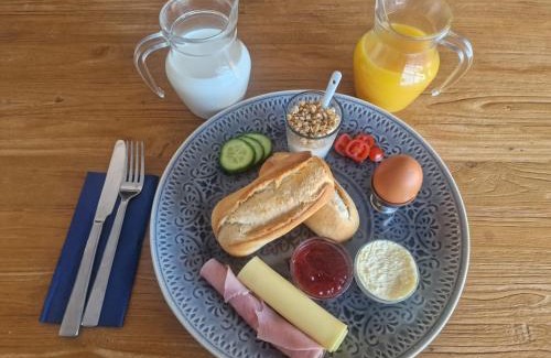 Santa Maria de Nieva Bed & Breakfast | Casa Castillo