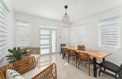 Aguacate House | Casa Catalina - 11 min from BQN