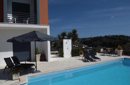 Batalha Bed & Breakfast | Casa Ceedina Bed And Breakfast & Beauty