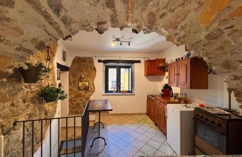 San Mauro Castelverde House | Casa centro storico borgo medievale