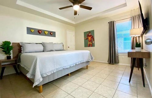 Pharr Apartment | Casa Chespirito w/ King-size Bed