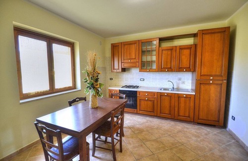 Ascea House | Casa Clelia E: A welcoming apartment surrounded by the greenery.