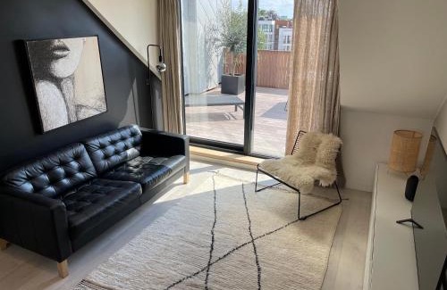 Stationsbuurt Noord Apartment | Casa Clementina - Luxury Penthouse with Airconditioning and Private Terrace