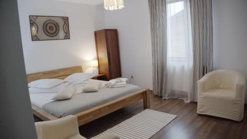 Urlati Hotel | Casa Colinelor