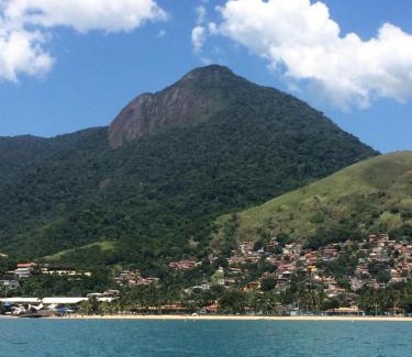 Itaquanduba House | Casa Colonial Térrea no Saco da Capela em Ilhabela