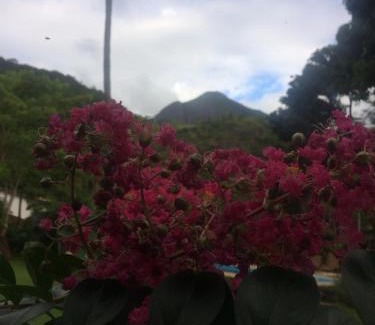 Itaquanduba House | Casa Colonial Térrea no Saco da Capela em Ilhabela