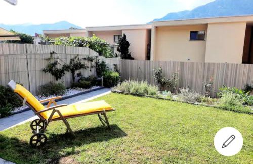 Gordola House | Casa con giardino e piscina